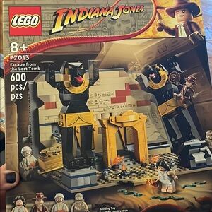 LEGO Indiana Jones Escape from the Lost Tomb Set - Multicolor
